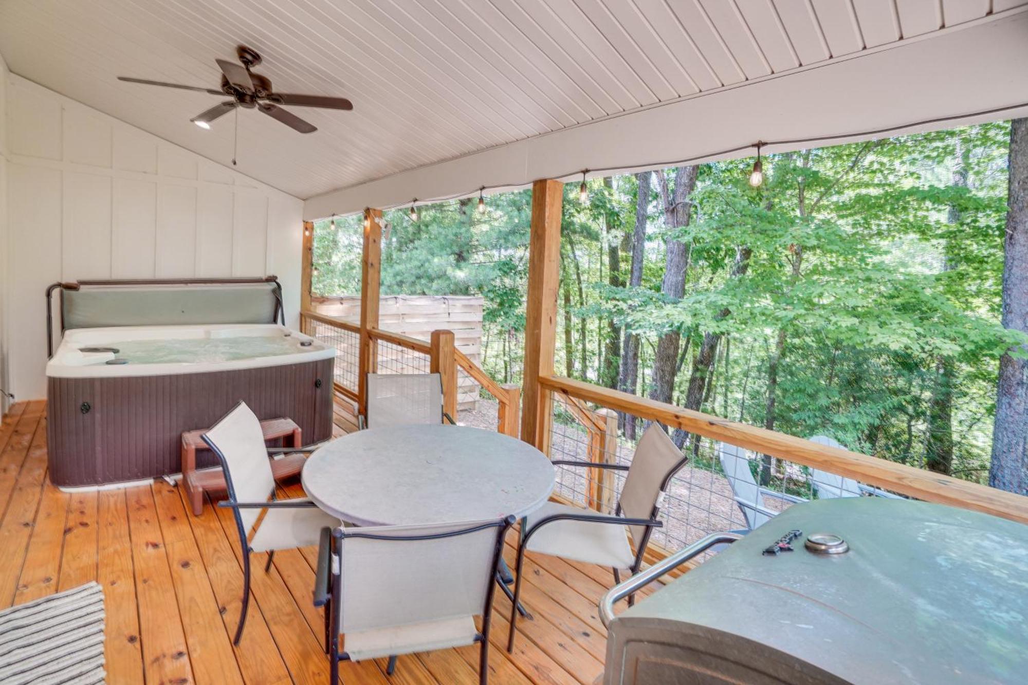 Stunning Helen Getaway With Hot Tub And Ev Charger! Villa Luaran gambar